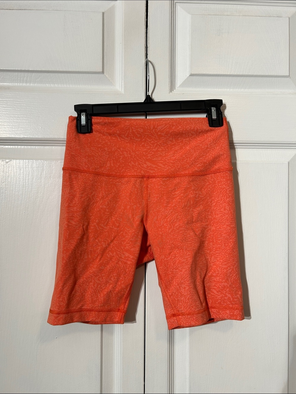 Lululemon Women’s Mid-Rise Orange Active Bike Shorts size 8